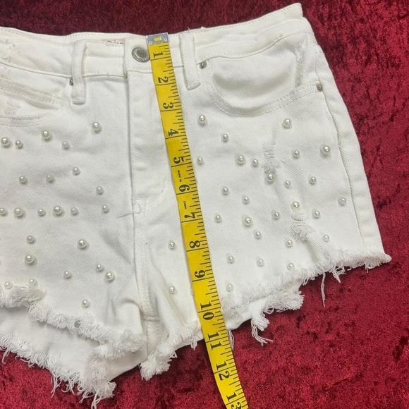 White Denim Shorts with Pearls - Picture 6 of 6